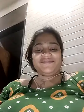 Snapshot of Trisha_71 chatting on 05-07-26, 06:02 Trisha 71 online show from 05-07-26, 06:02
