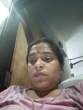 Snapshot of Trisha_71 chatting on 05-13-26, 02:58 Trisha 71 online show from 05-13-26, 02:58