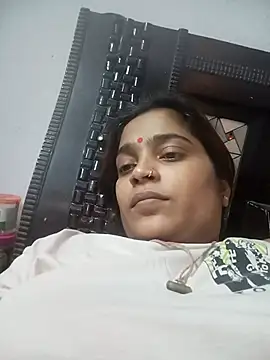 Snapshot of Trisha_71 chatting on 05-16-26, 09:17 Trisha 71 online show from 05-16-26, 09:17
