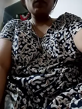 Snapshot of Trisha_71 chatting on 06-08-26, 05:57 Trisha 71 online show from 06-08-26, 05:57