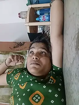 Snapshot of Trisha_71 chatting on 06-10-26, 04:39 Trisha 71 online show from 06-10-26, 04:39