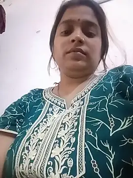Snapshot of Trisha_71 chatting on 06-16-26, 05:21 Trisha 71 online show from 06-16-26, 05:21