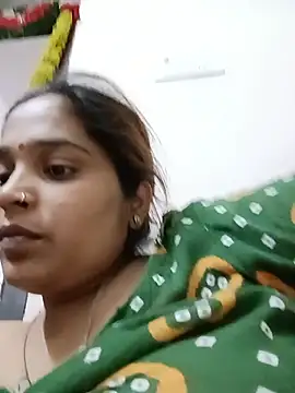 Snapshot of Trisha_71 chatting on 06-18-26, 02:43 Trisha 71 online show from 06-18-26, 02:43