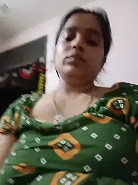Snapshot of Trisha_71 chatting on 06-30-26, 04:41 Trisha 71 online show from 06-30-26, 04:41