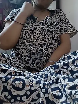 Snapshot of Trisha_71 chatting on 07-18-26, 08:12 Trisha 71 online show from 07-18-26, 08:12
