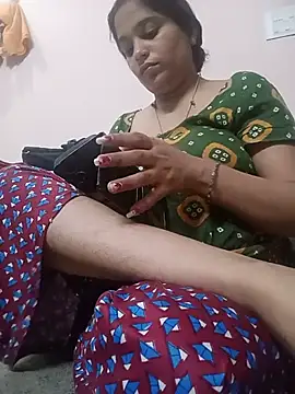 Snapshot of Trisha_71 chatting on 07-23-26, 01:58 Trisha 71 online show from 07-23-26, 01:58