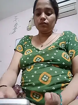 Snapshot of Trisha_71 chatting on 07-31-26, 02:27 Trisha 71 online show from 07-31-26, 02:27