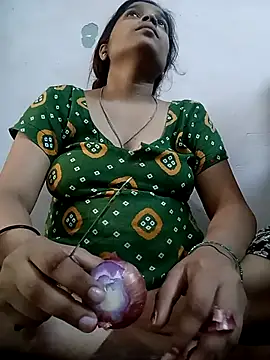 Snapshot of Trisha_71 chatting on 08-02-26, 06:23 Trisha 71 online show from 08-02-26, 06:23