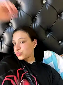 Snapshot of HinataArai chatting on 10-02-25, 07:54 HinataArai online show from 10-02-25, 07:54