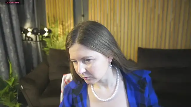 Snapshot of CraveeDoll chatting on 03-21-26, 07:39 CraveeDoll online show from 03-21-26, 07:39