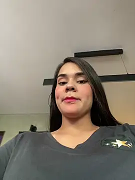 BellaLeclair online show from 10-15-25, 04:29