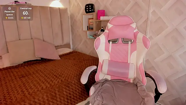 Snapshot of Clhoe_Johnson chatting on 02-25-26, 12:48 Clhoe Johnson online show from 02-25-26, 12:48