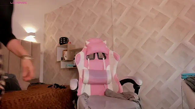 Snapshot of Clhoe_Johnson chatting on 03-18-26, 12:41 Clhoe Johnson online show from 03-18-26, 12:41