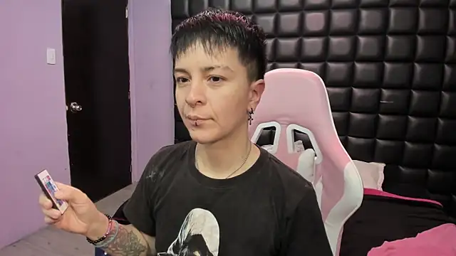  Hannah Hot online show from 11-19-25, 01:55