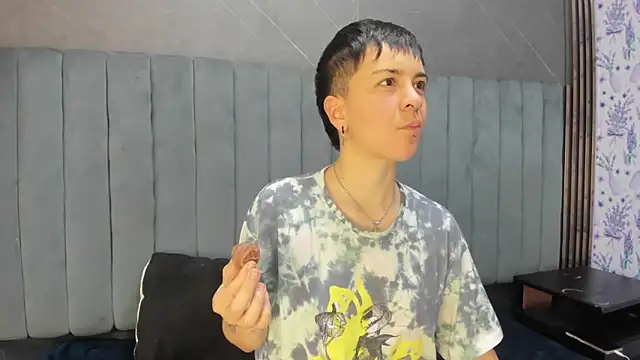  Hannah Hot online show from 12-20-25, 01:45