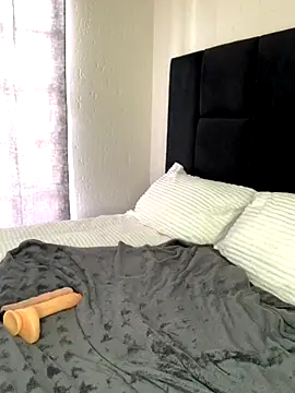 jayjayja19 online show from 11-02-25, 05:54