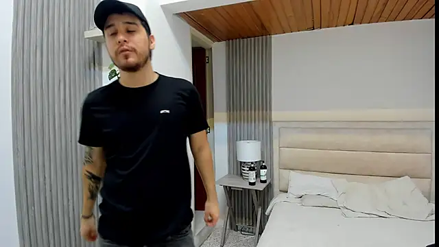 Snapshot of Amazing_Wallen chatting on 10-07-25, 04:37 Amazing Wallen online show from 10-07-25, 04:37