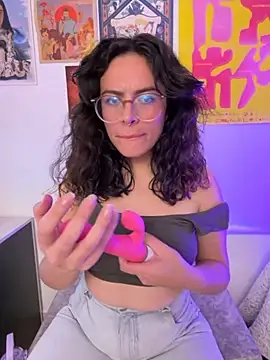 Snapshot of Katheerine chatting on 10-10-25, 01:15 Katheerine online show from 10-10-25, 01:15