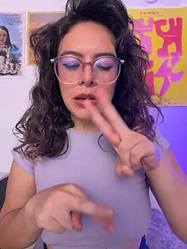 Snapshot of Katheerine chatting on 10-22-25, 01:06 Katheerine online show from 10-22-25, 01:06