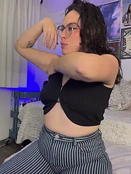 Snapshot of Katheerine chatting on 03-22-26, 02:15 Katheerine online show from 03-22-26, 02:15