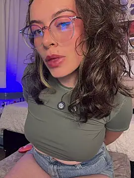 Snapshot of Katheerine chatting on 03-24-26, 02:05 Katheerine online show from 03-24-26, 02:05