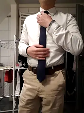 GentlemanMoney  online show from 10-29-25, 04:42