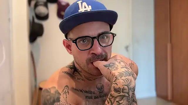 brrasssssillll online show from 06-21-26, 04:20
