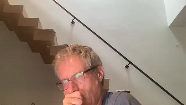 Snapshot of choupipat1 chatting on 09-18-25, 06:37 choupipat1 online show from 09-18-25, 06:37