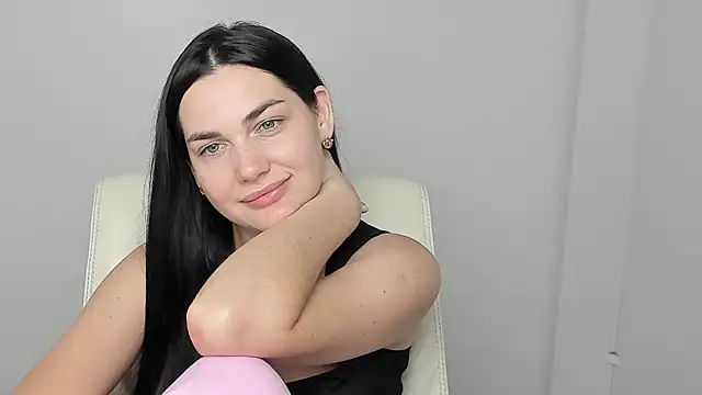 Snapshot of Lune_Moon chatting on 09-28-25, 11:43 Lune Moon online show from 09-28-25, 11:43