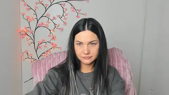Snapshot of Lune_Moon chatting on 02-21-26, 06:36 Lune Moon online show from 02-21-26, 06:36