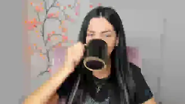 Snapshot of Lune_Moon chatting on 04-06-26, 05:41 Lune Moon online show from 04-06-26, 05:41