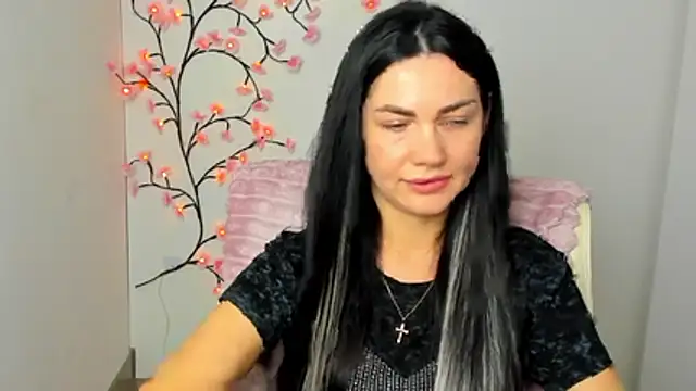 Snapshot of Lune_Moon chatting on 04-11-26, 07:56 Lune Moon online show from 04-11-26, 07:56