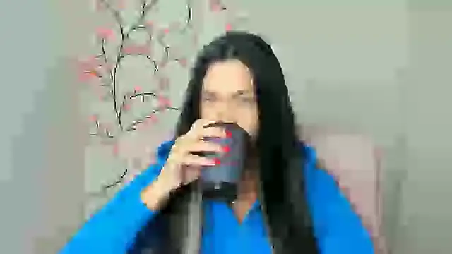 Snapshot of Lune_Moon chatting on 04-19-26, 05:18 Lune Moon online show from 04-19-26, 05:18