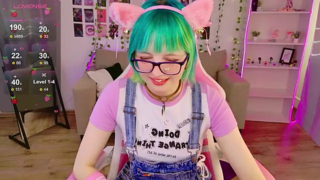 Snapshot of CoralineYoung chatting on 03-13-26, 07:37 CoralineYoung online show from 03-13-26, 07:37