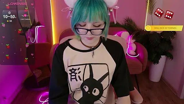 Snapshot of CoralineYoung chatting on 03-16-26, 07:34 CoralineYoung online show from 03-16-26, 07:34