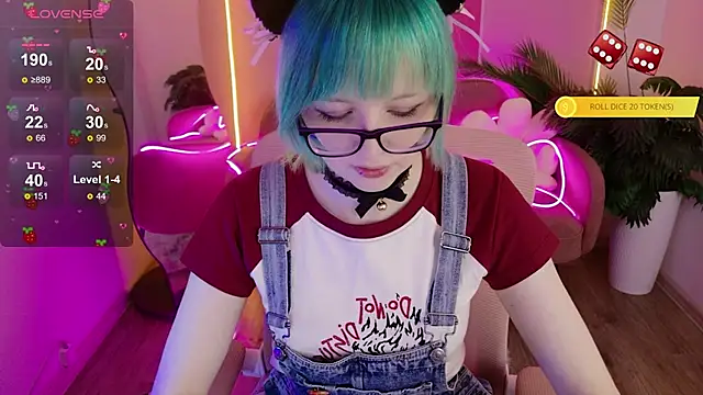 Snapshot of CoralineYoung chatting on 03-19-26, 07:01 CoralineYoung online show from 03-19-26, 07:01