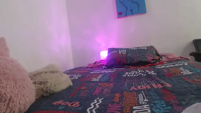 Snapshot of Victoria_new chatting on 10-19-25, 09:37 Victoria new online show from 10-19-25, 09:37