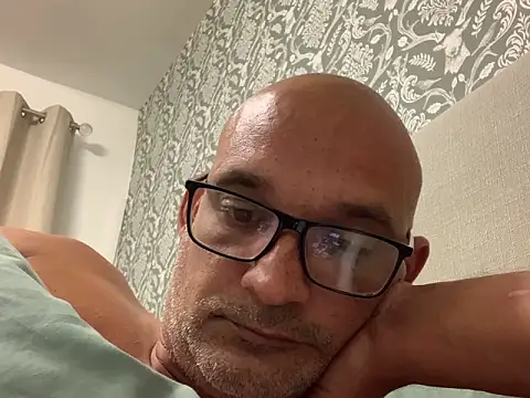 Snapshot of halfcastlad chatting on 09-22-25, 08:55 halfcastlad online show from 09-22-25, 08:55