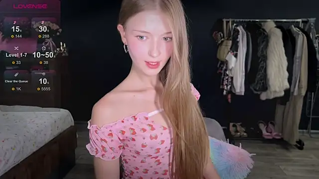 Snapshot of holylisssa chatting on 10-09-25, 05:44 holylisssa online show from 10-09-25, 05:44