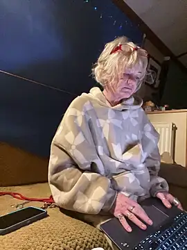 ladyboatlady online show from 02-02-26, 06:56