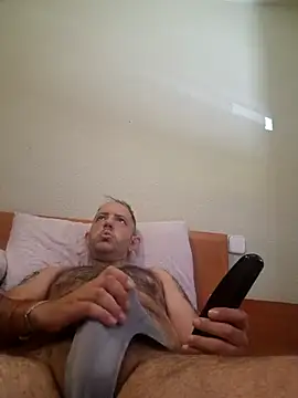 Snapshot of aries41s chatting on 10-01-25, 10:43 aries41s online show from 10-01-25, 10:43