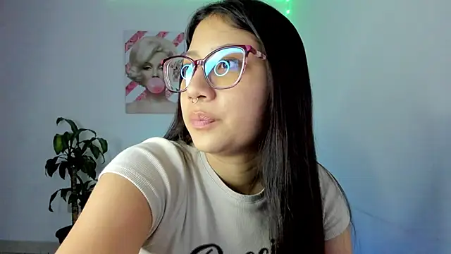 Snapshot of rouse_red chatting on 09-22-25, 07:38 rouse red online show from 09-22-25, 07:38