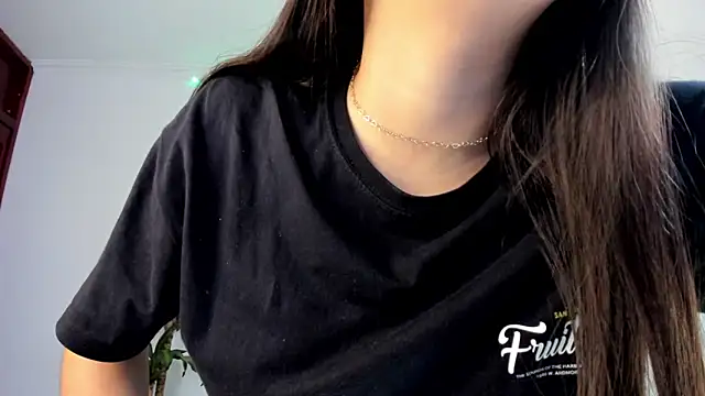 Snapshot of rouse_red chatting on 10-15-25, 03:56 rouse red online show from 10-15-25, 03:56