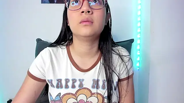 Snapshot of rouse_red chatting on 10-25-25, 01:29 rouse red online show from 10-25-25, 01:29