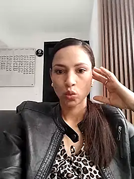 Snapshot of SofiaDelicia chatting on 10-12-25, 01:43 SofiaDelicia online show from 10-12-25, 01:43