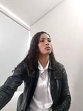 Snapshot of SofiaDelicia chatting on 10-19-25, 02:07 SofiaDelicia online show from 10-19-25, 02:07