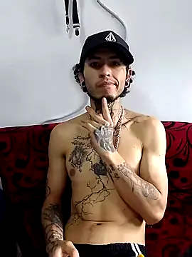 Snapshot of Tattoboy19cm chatting on 02-18-26, 04:25 Tattoboy19cm online show from 02-18-26, 04:25