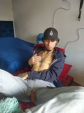 Snapshot of Tattoboy19cm chatting on 02-26-26, 04:06 Tattoboy19cm online show from 02-26-26, 04:06