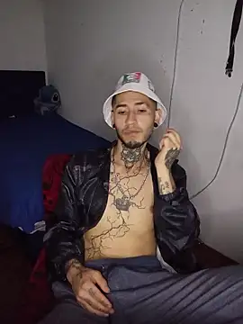 Snapshot of Tattoboy19cm chatting on 03-07-26, 05:37 Tattoboy19cm online show from 03-07-26, 05:37