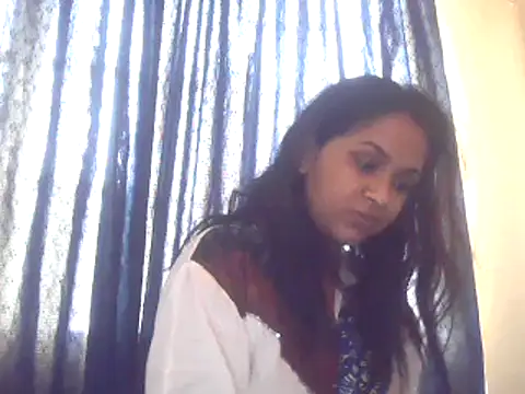 Snapshot of cute_indianxo chatting on 09-14-25, 10:03 cute indianxo online show from 09-14-25, 10:03
